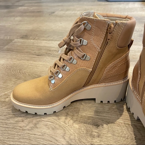 Dolce Vita round toe combat boots lace up NEW - Picture 4 of 9